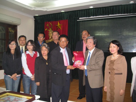 คณะผู้แทนสมาพันธ์นักหนังสือพิมพ์แห่งประเทศไทยเยือนเวียดนาม